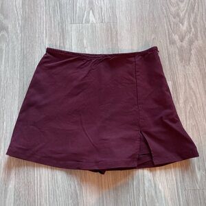 Wild Fable Woman’s Maroon Colored Skort Side Zip Sz S